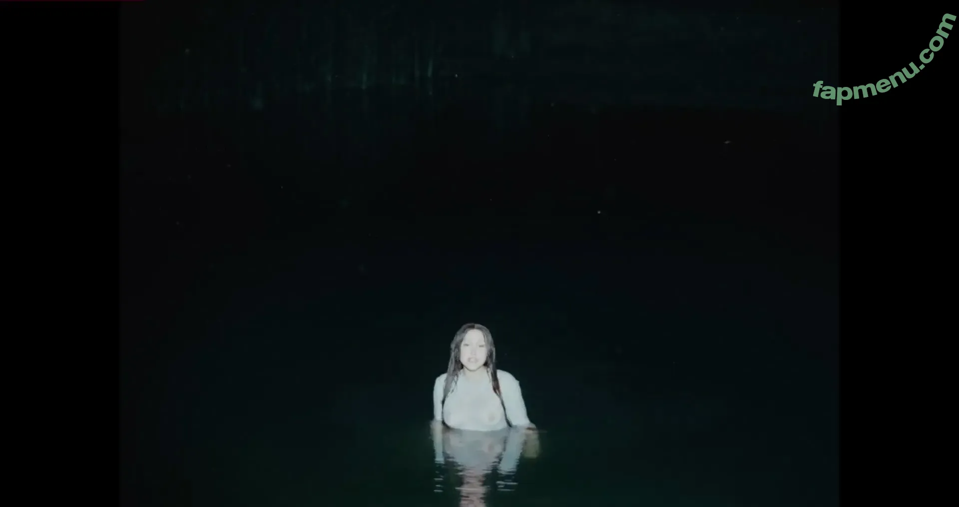 Noah Cyrus nude photo #0951 (noahcyrus)