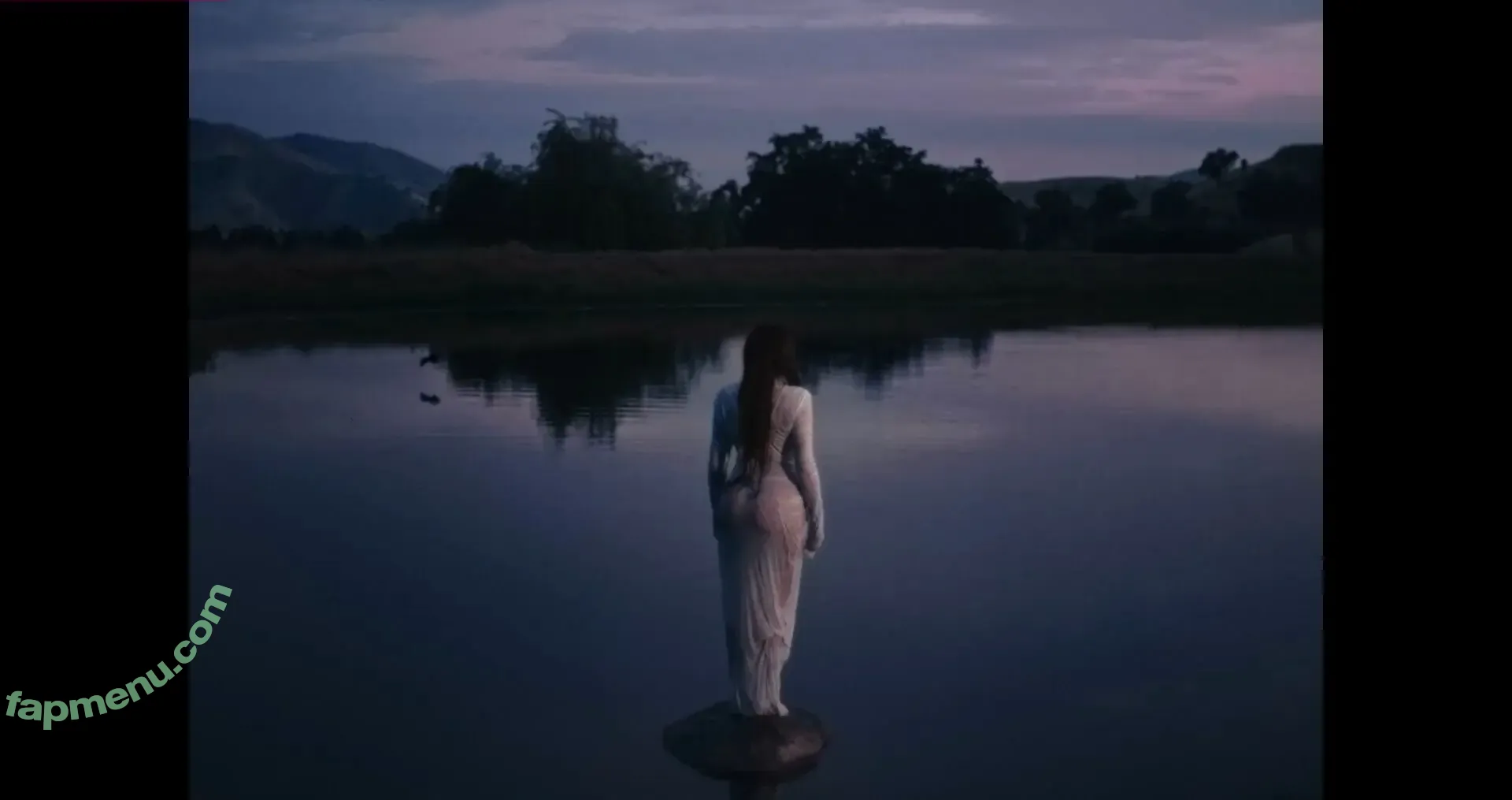Noah Cyrus nude photo #0953 (noahcyrus)