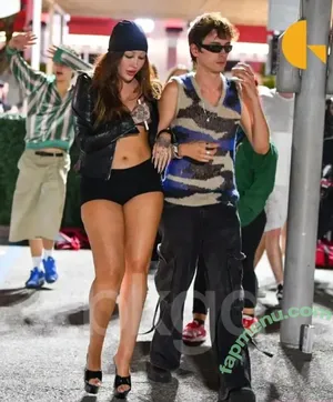 Noah Cyrus / noahcyrus nude photo #1081