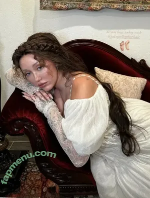 Noah Cyrus / noahcyrus nude photo #1086