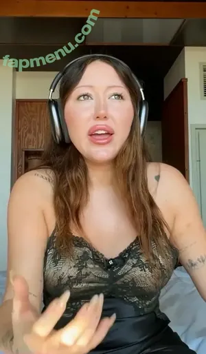 Noah Cyrus / noahcyrus nude photo #1248