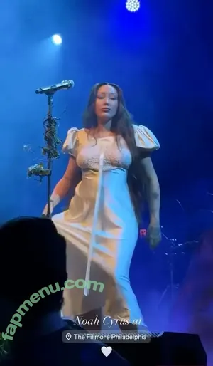 Noah Cyrus / noahcyrus nude photo #1254