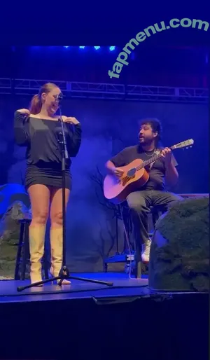 Noah Cyrus / noahcyrus nude photo #1259