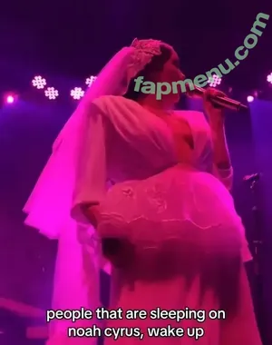 Noah Cyrus / noahcyrus nude photo #1285