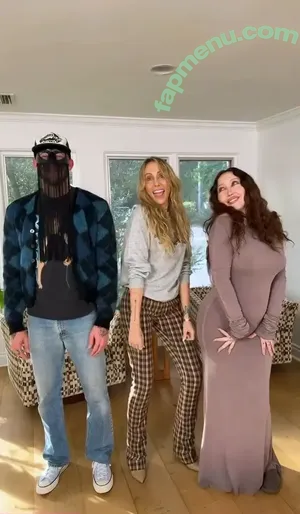 Noah Cyrus / noahcyrus nude photo #1330