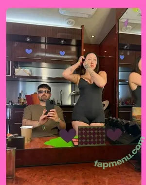 Noah Cyrus / noahcyrus nude photo #1336