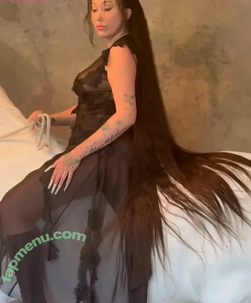 Noah Cyrus nude photo #1019 (noahcyrus)
