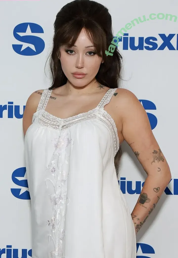 Noah Cyrus nude photo #1069 (noahcyrus)