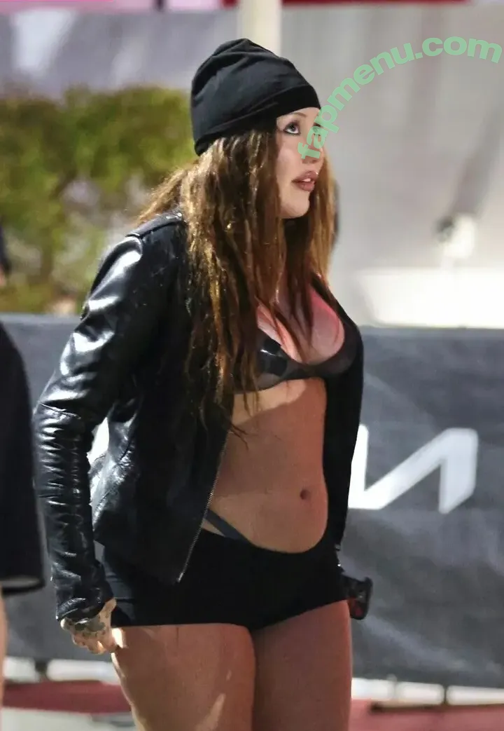 Noah Cyrus nude photo #1088 (noahcyrus)