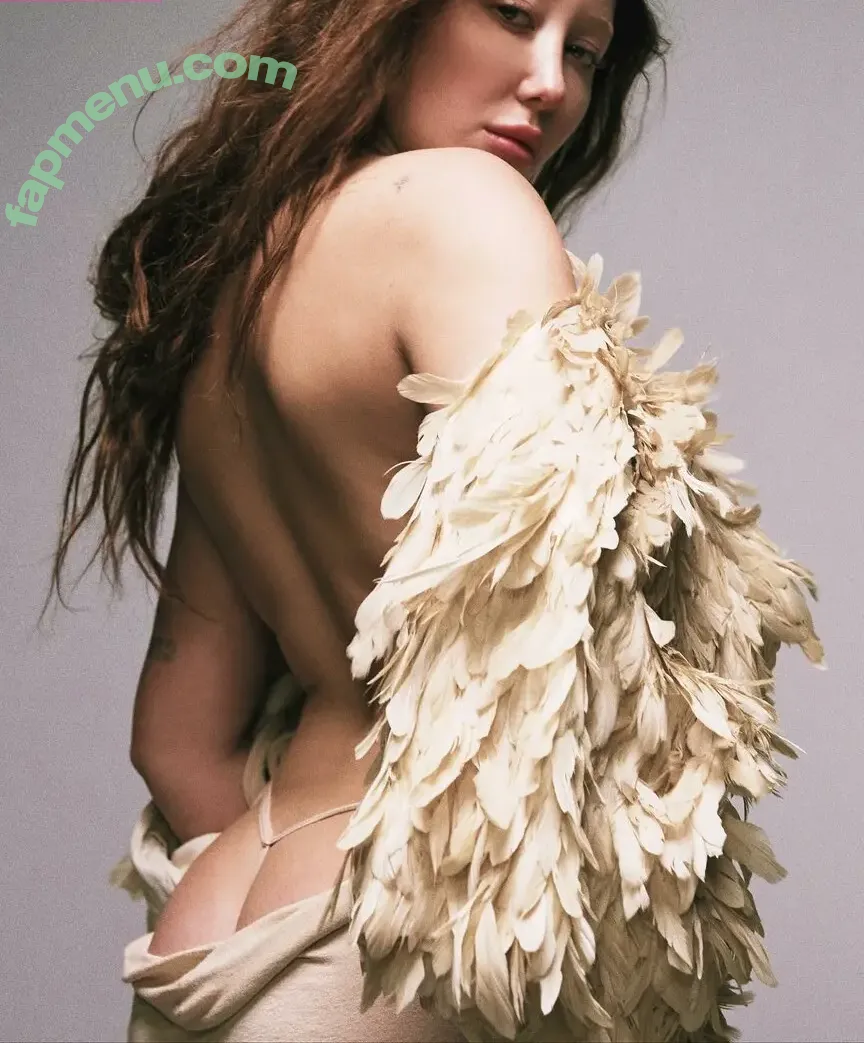 Noah Cyrus nude photo #1186 (noahcyrus)