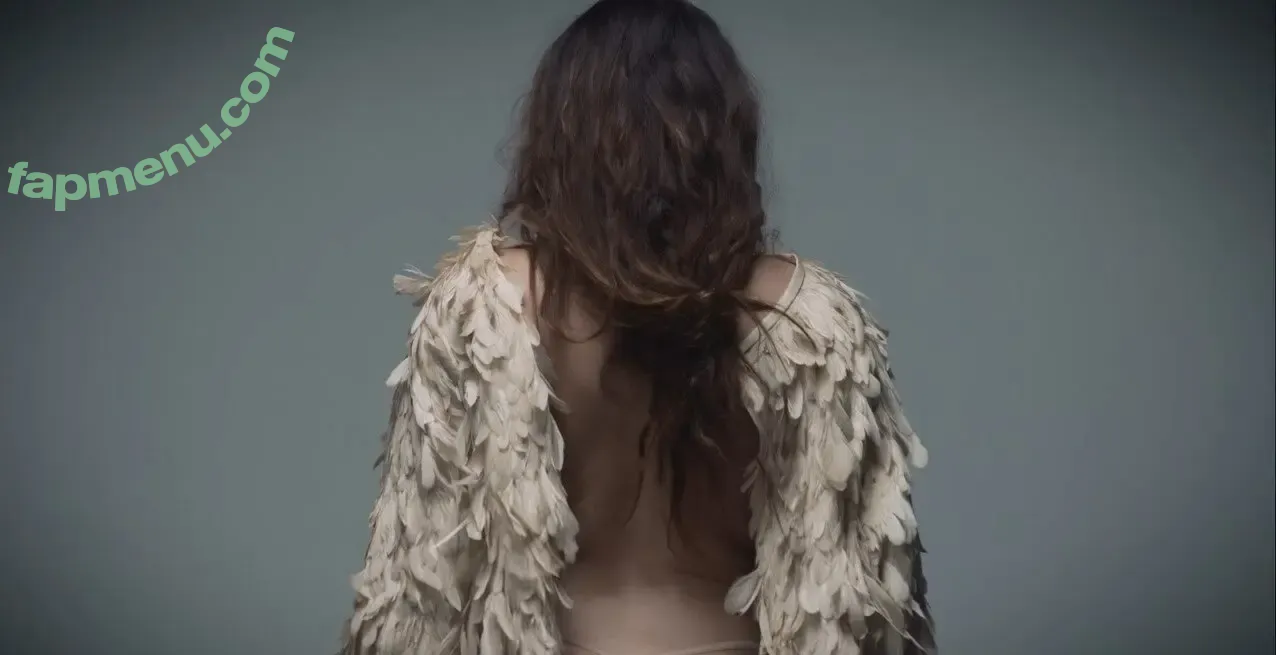 Noah Cyrus nude photo #1194 (noahcyrus)