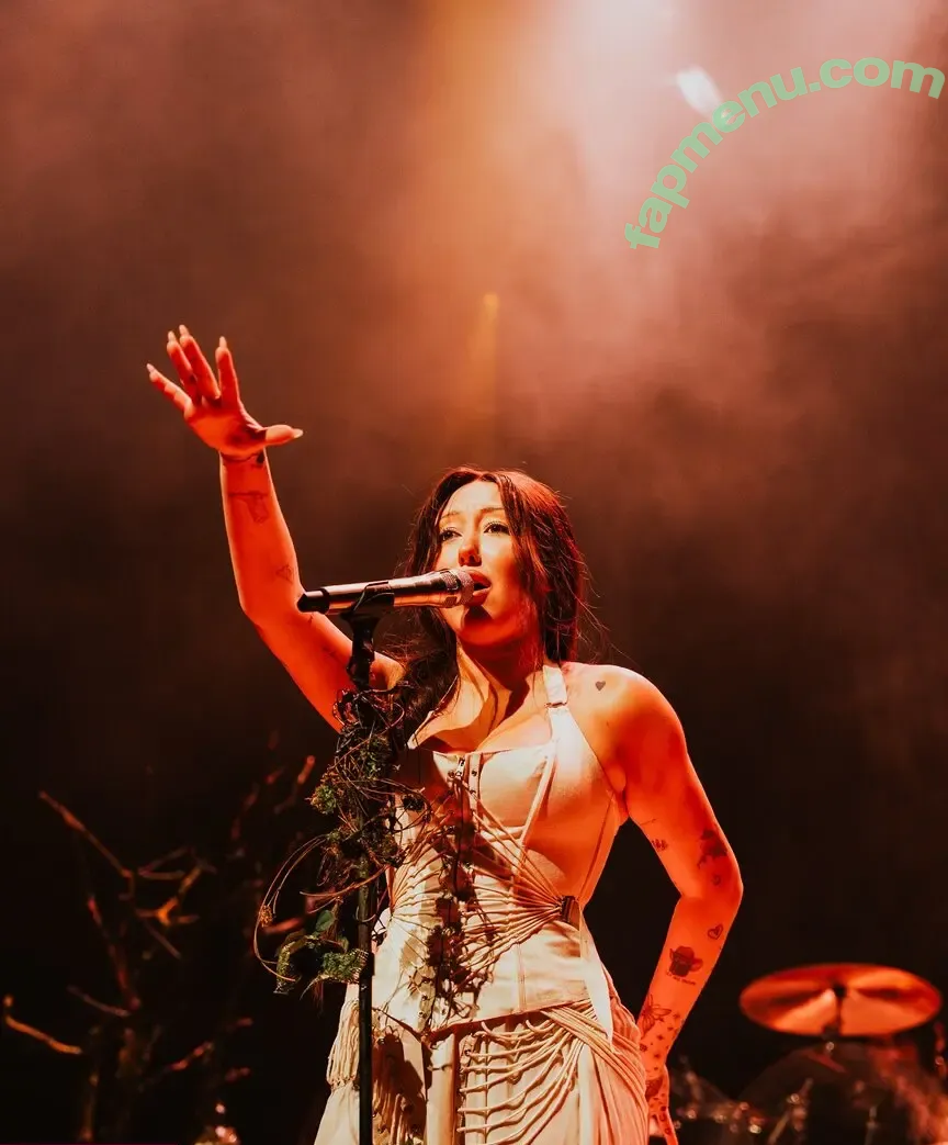 Noah Cyrus nude photo #1214 (noahcyrus)