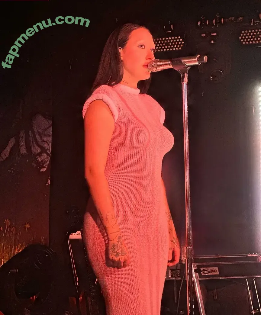 Noah Cyrus nude photo #1244 (noahcyrus)