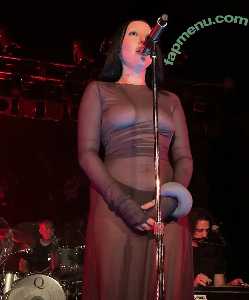 Noah Cyrus nude photo #1246 (noahcyrus)