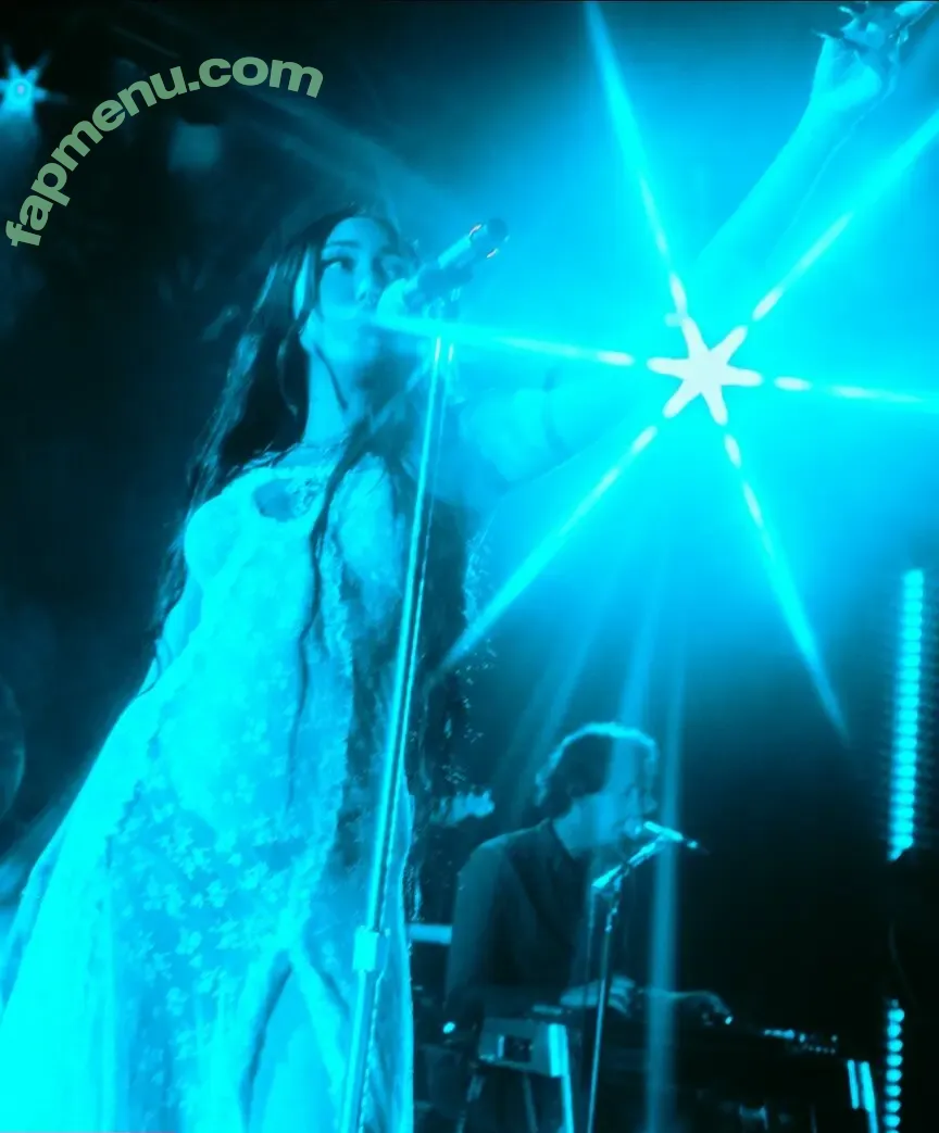 Noah Cyrus nude photo #1252 (noahcyrus)