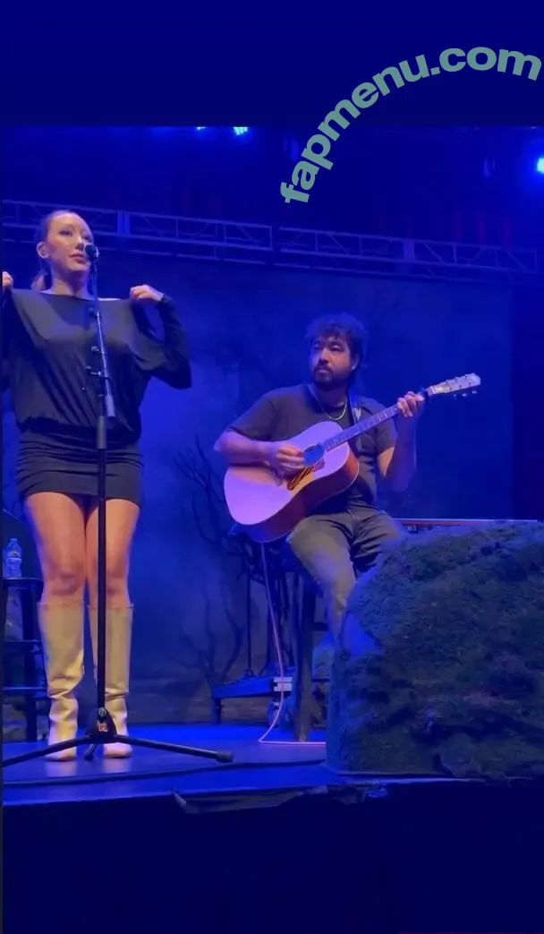 Noah Cyrus nude photo #1258 (noahcyrus)