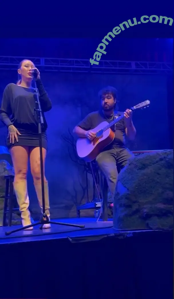 Noah Cyrus nude photo #1260 (noahcyrus)