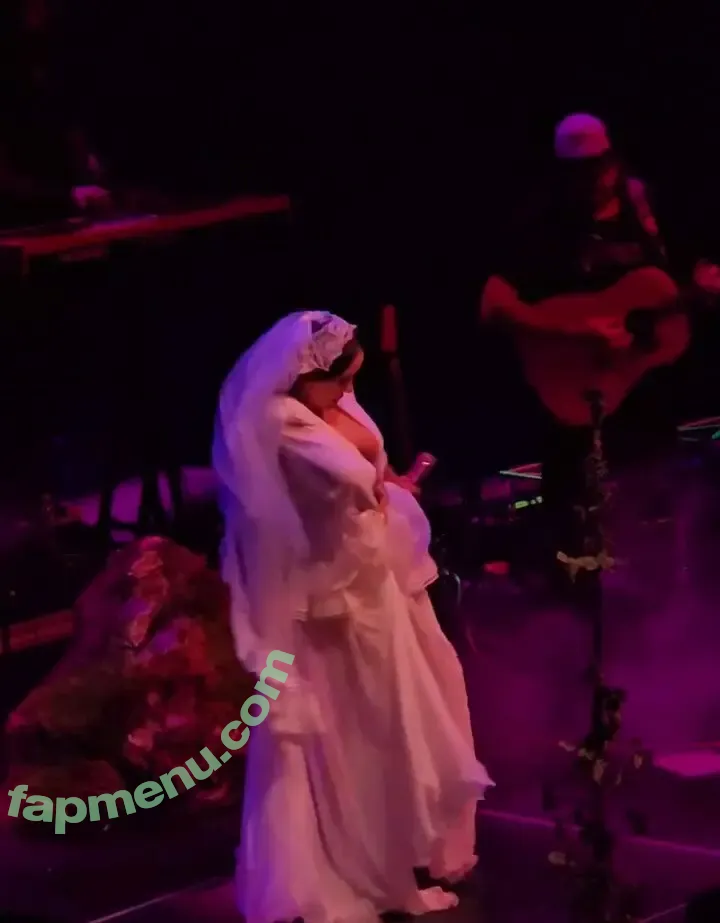 Noah Cyrus nude photo #1283 (noahcyrus)