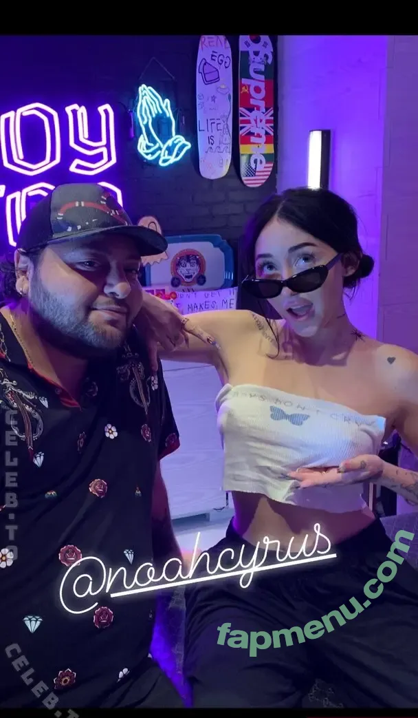 Noah Cyrus nude photo #1323 (noahcyrus)