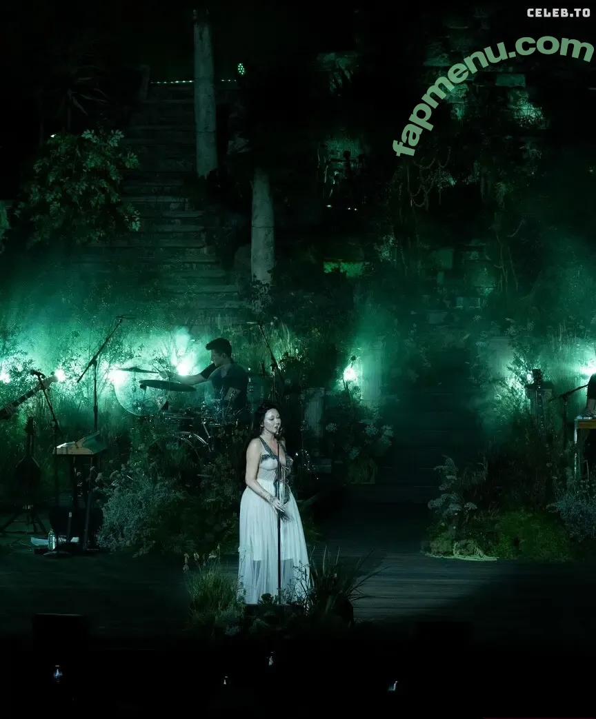 Noah Cyrus nude photo #1326 (noahcyrus)