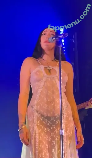 noahcyrus / Noah Cyrus nude photo #0015