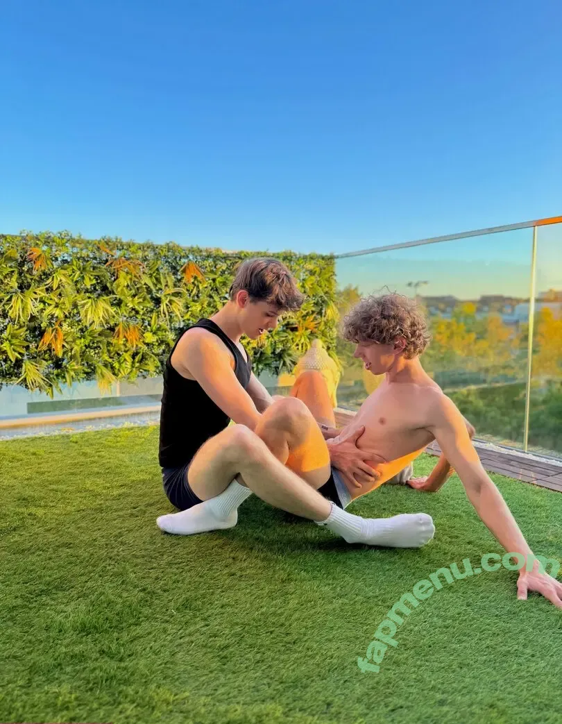 noahtwiink nude photo #0024 (noahtwiink)