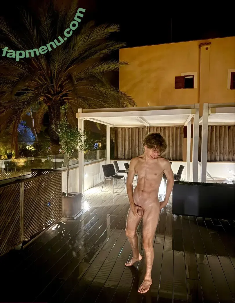 noahtwiink nude photo #0106 (noahtwiink)