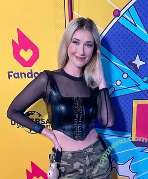 Noelle Foley / noellefoley nude photo #0059