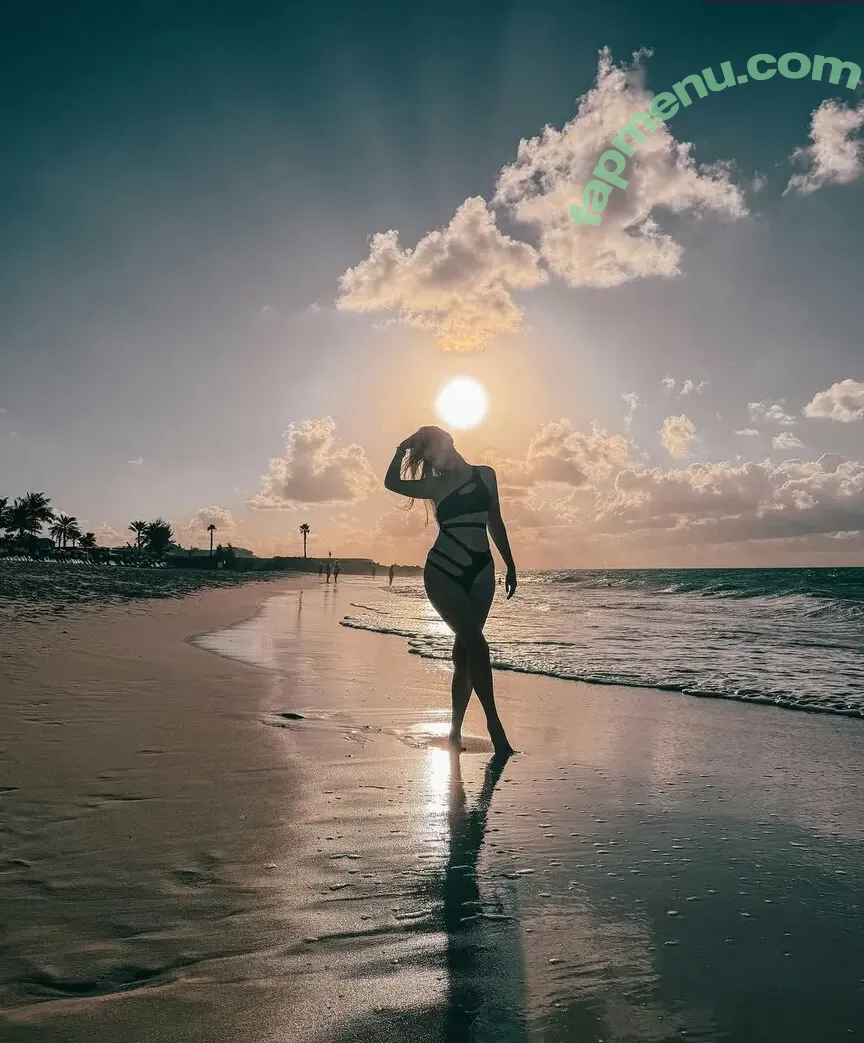 Noelle Foley nude photo #0082 (noellefoley)