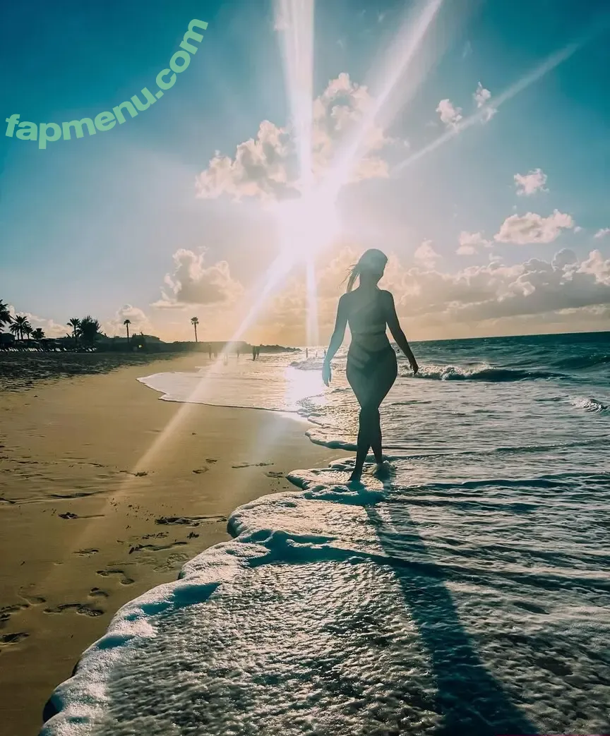 Noelle Foley nude photo #0088 (noellefoley)