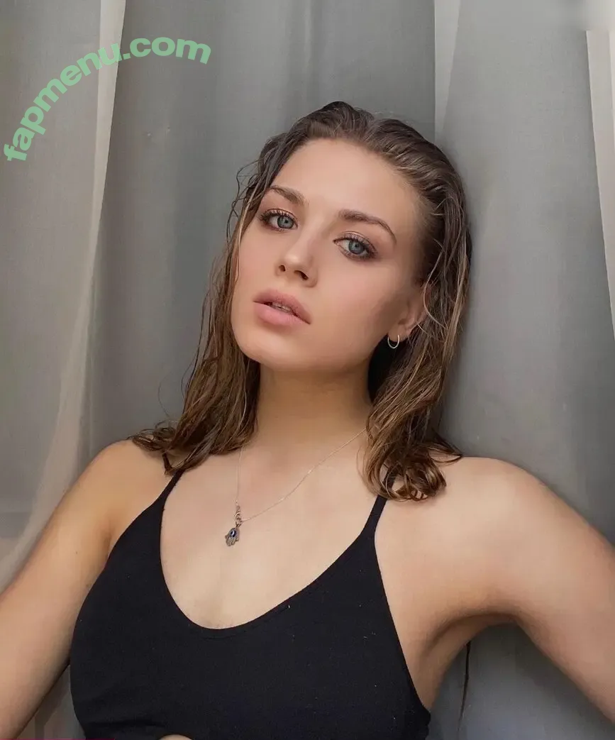 Noemi Peschel nude photo #0015 (noemi.psl)