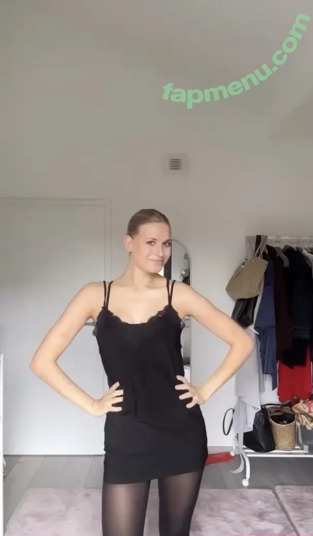 Noemi Peschel nude photo #0206 (noemi.peschel.54 / noemi.psl)