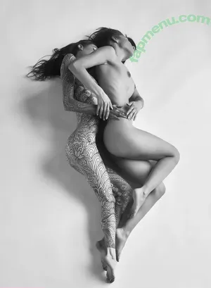 Noémie Doragon / noemiedoragon / noemiedufresne nude photo #0010