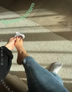 NoFaceLou / lou.socks / no.face.lou nude photo #0424