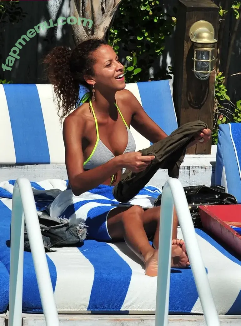 Noémie Lenoir nude photo #0019 (NoemieLenoirOff)
