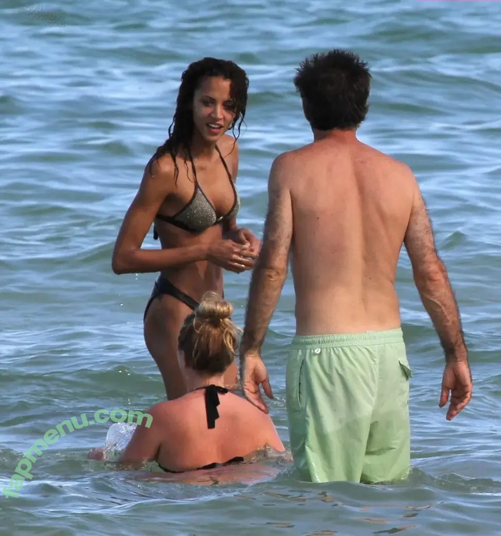 Noémie Lenoir nude photo #0034 (NoemieLenoirOff)