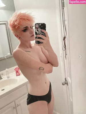 Nonbinate / M Blackburn nude photo #1174