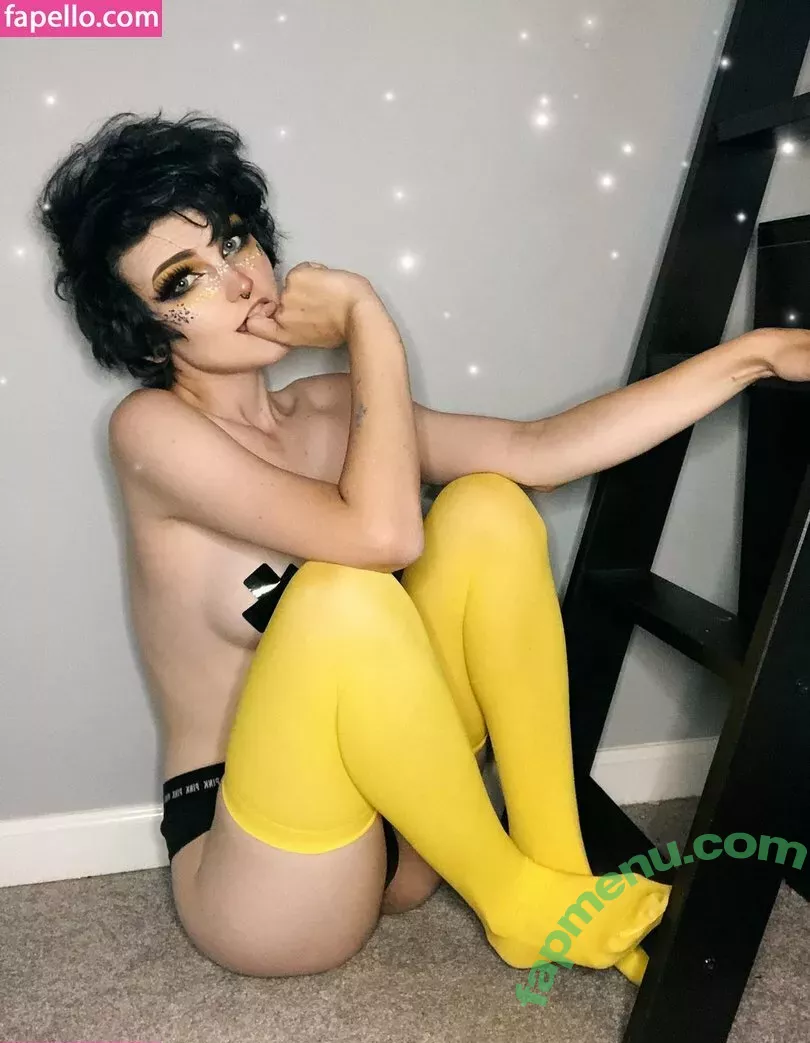 Nonbinate nude photo #1041 (M Blackburn)