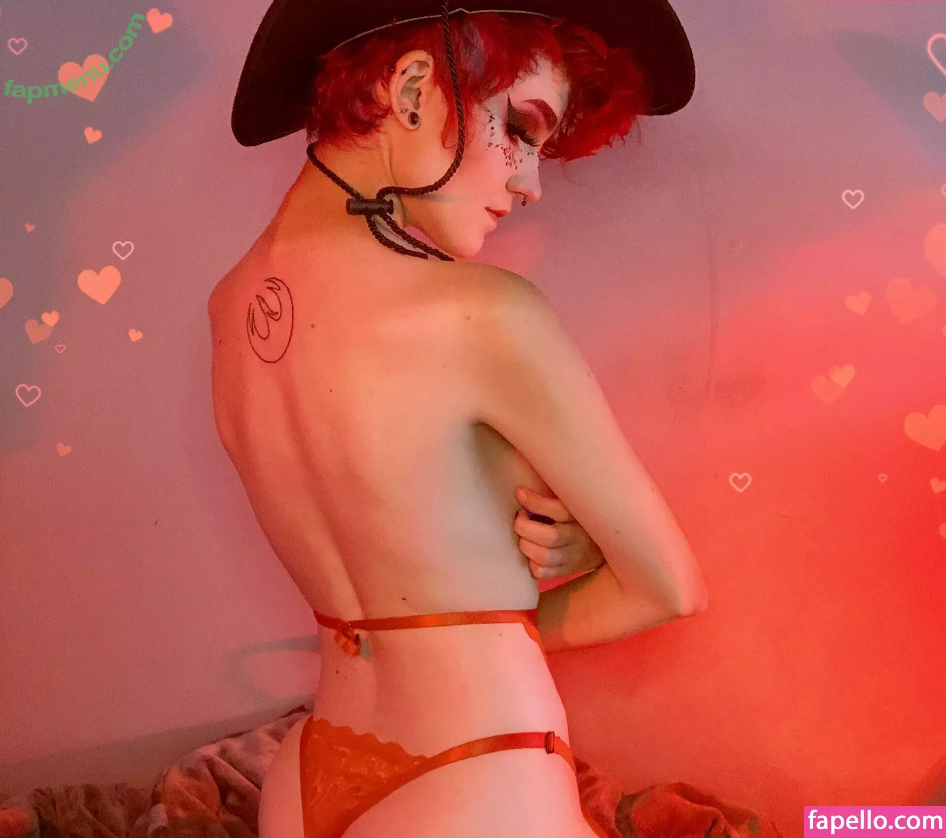 Nonbinate nude photo #1072 (M Blackburn)