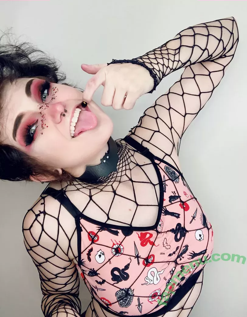 Nonbinate nude photo #1095 (M Blackburn)