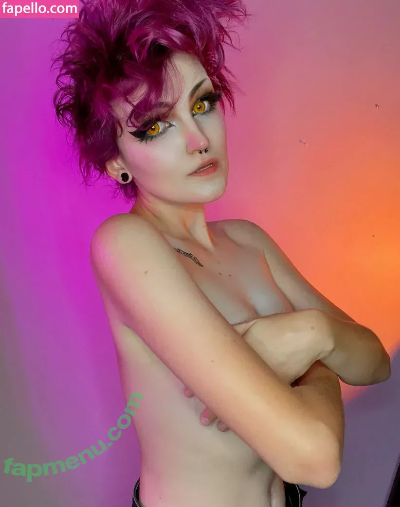 Nonbinate nude photo #1163 (M Blackburn)