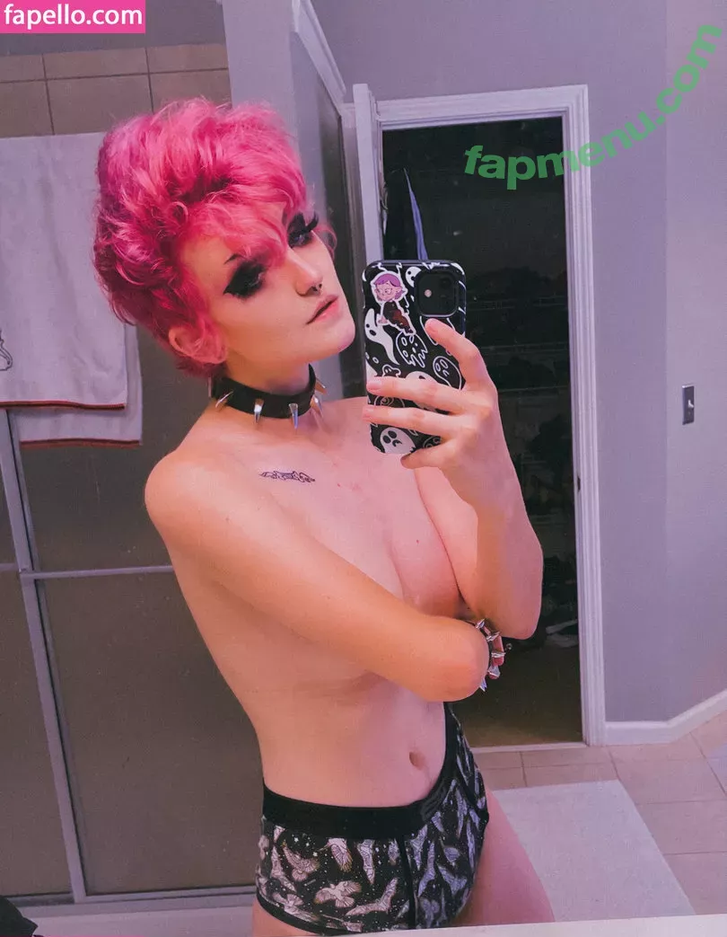Nonbinate nude photo #1167 (M Blackburn)