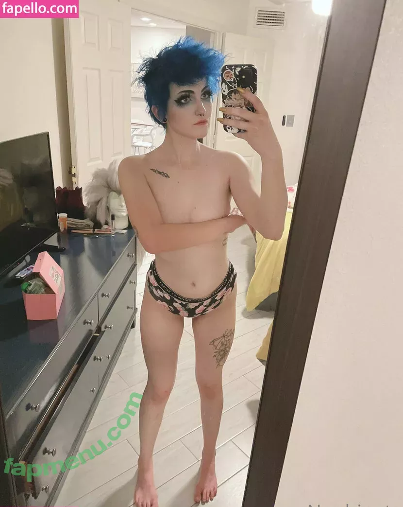 Nonbinate nude photo #1187 (M Blackburn)