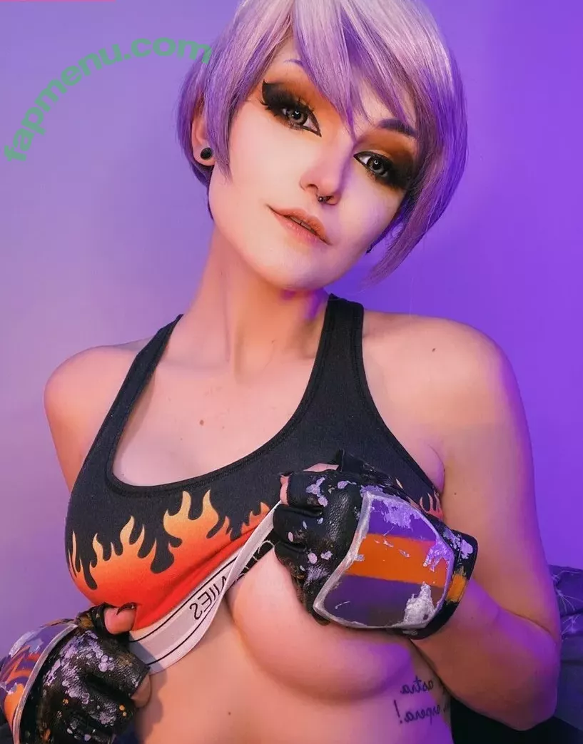 Nonbinate nude photo #1199 (M Blackburn)