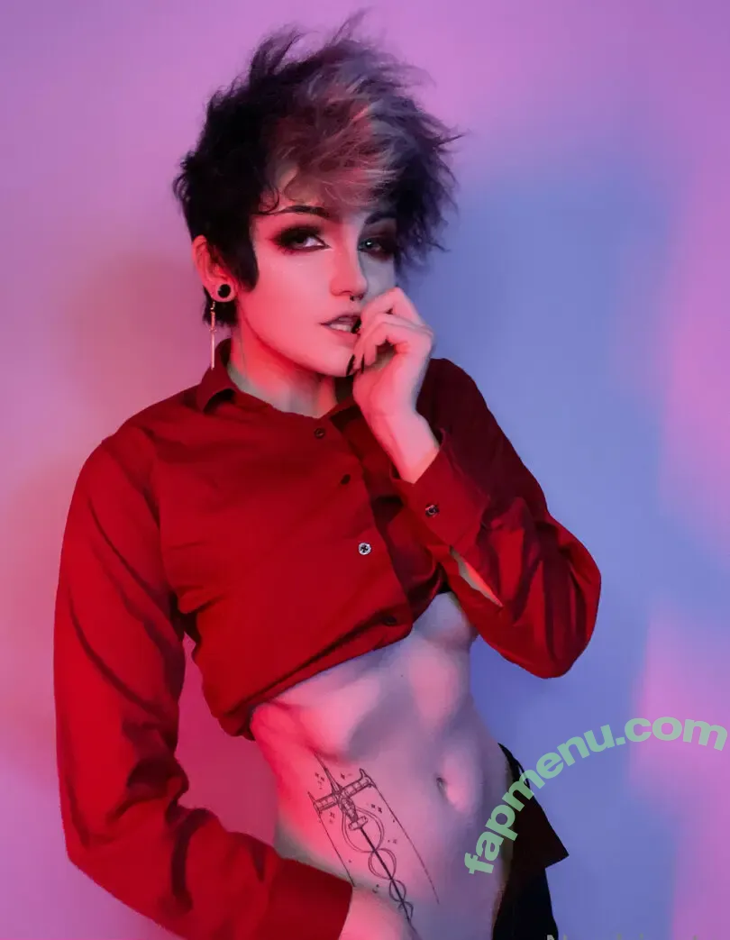 Nonbinate nude photo #1477 (M Blackburn)