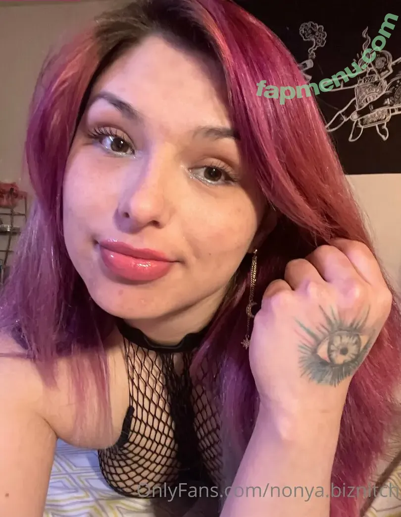nonya.biznitch nude photo #0041 (darealnxs)