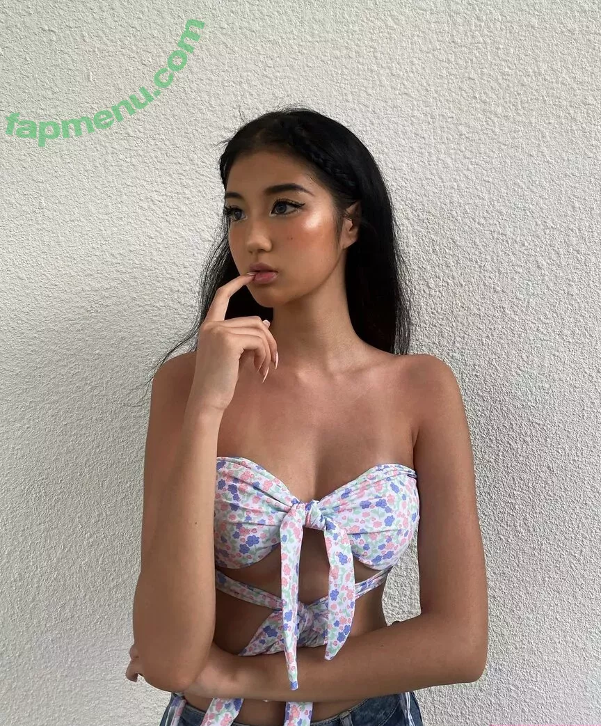 nopearii nude photo #0001 (Ari / noeeeliiiiia)