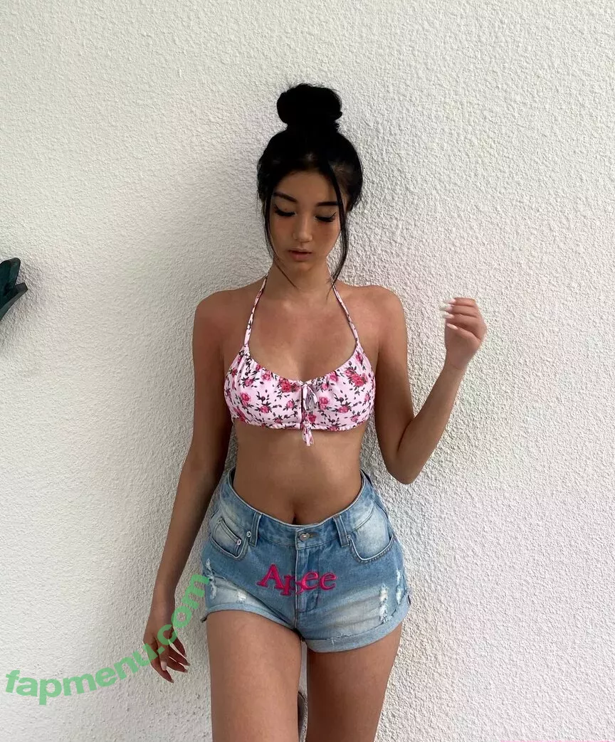 nopearii nude photo #0008 (Ari / noeeeliiiiia)