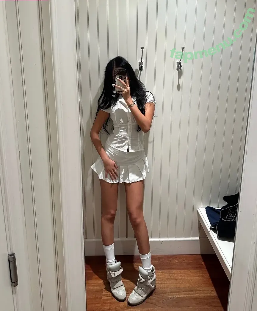 nopearii nude photo #0342 (Ari / noeeeliiiiia)