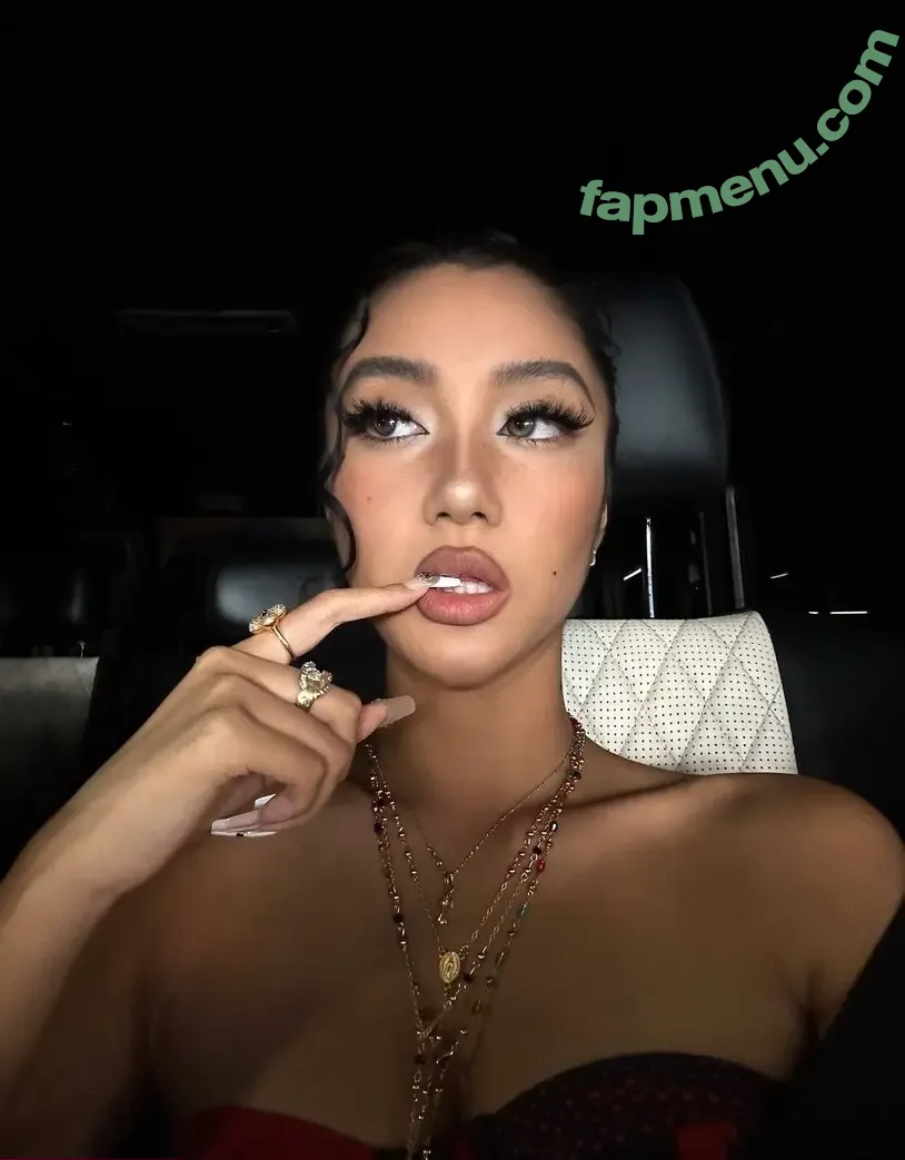 nopearii nude photo #0408 (Ari / noeeeliiiiia)
